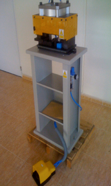 INDUSTRIAS AZ S.L.